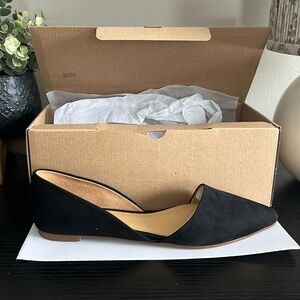 Women’s size 8 black flats